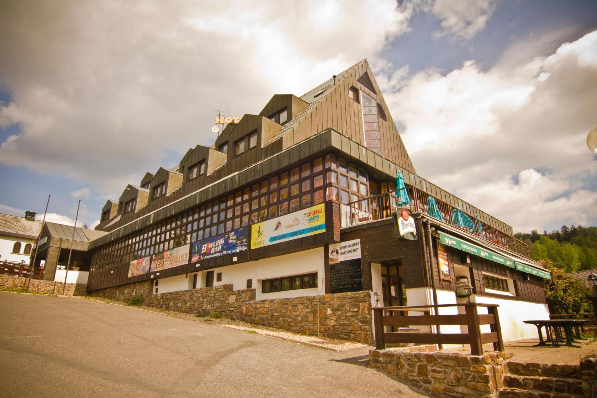 Sporthotel Bohemia Рокицани Экстерьер фото